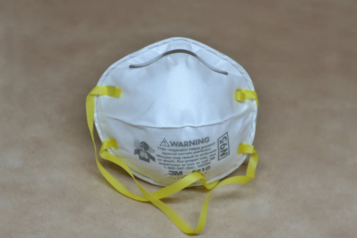 Mascarilla 3M 8210 tipo N95 - Imagen 1